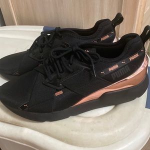 Puma tennis shoes